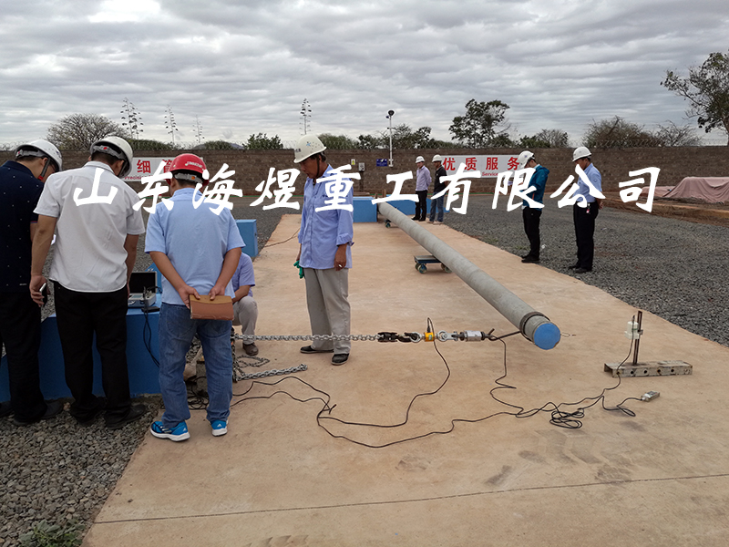 蒙內(nèi)鐵路項(xiàng)目測(cè)試鋼筋混凝土電桿